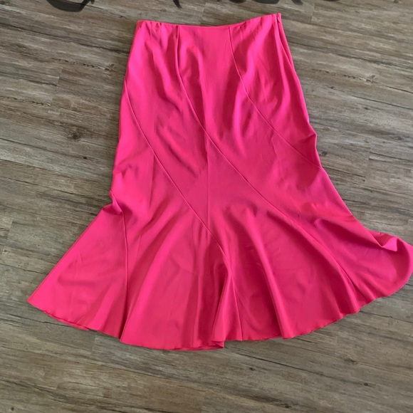 Faldas nuevas - Picture 2 of 2